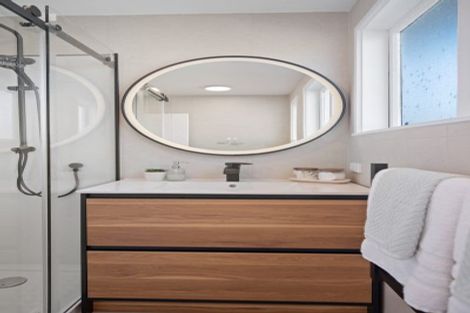 Photo of property in 2/134 Edmonton Road, Te Atatu South, Auckland, 0610