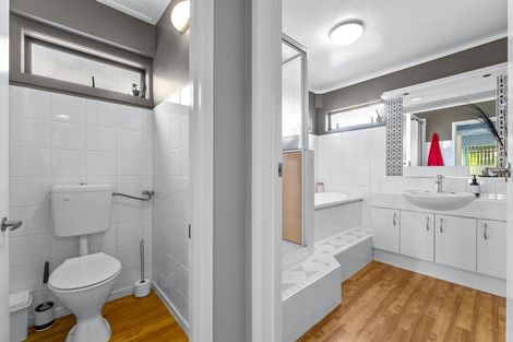 Photo of property in 34 Spinnaker Drive, Te Atatu Peninsula, Auckland, 0610