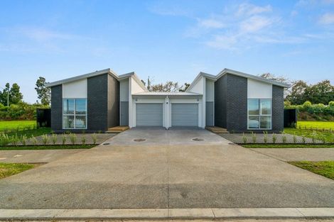 Photo of property in 36 Metoriti Crescent, Karaka, 2124