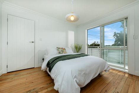 Photo of property in 9 Pine Avenue, Henderson, Auckland, 0612