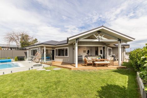 Photo of property in 19 Grooby Place, Havelock North, 4130