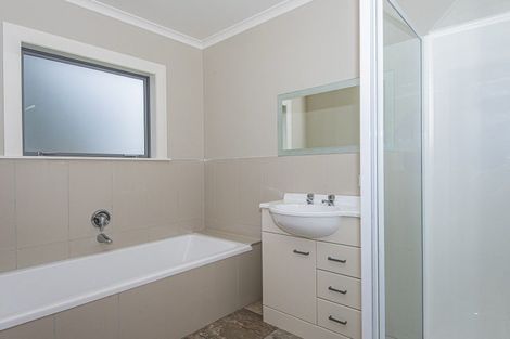 Photo of property in 38 Albany Road, One Tree Point, 0118