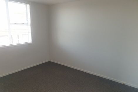 Photo of property in 4/127 Queens Drive, Lyall Bay, Wellington, 6022