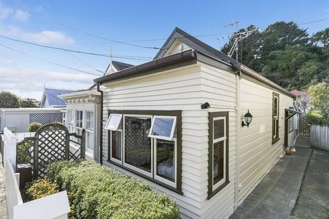 Photo of property in 29 Edinburgh Terrace, Berhampore, Wellington, 6023