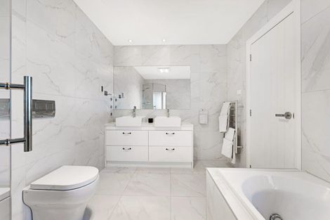 Photo of property in 33 Te Oneroa Way, Long Bay, Auckland, 0630