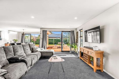 Photo of property in 8 Stonebridge Lane, Oxford, 7430