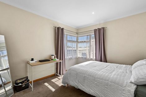 Photo of property in 157 Mangorei Road, Merrilands, New Plymouth, 4312