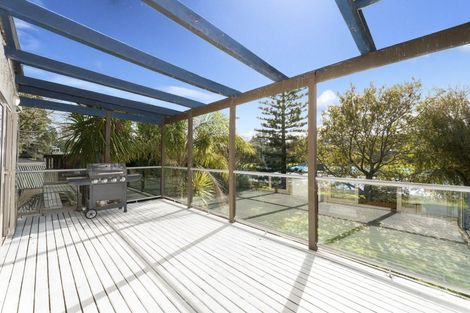 Photo of property in 23 Glencoe Road, Browns Bay, Auckland, 0630