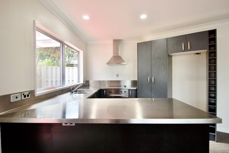 Photo of property in 88 Lantana Road, Green Bay, Auckland, 0604