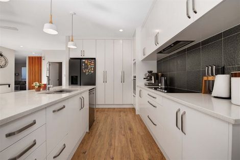 Photo of property in 1 Astrolabe Place, Gulf Harbour, Whangaparaoa, 0930