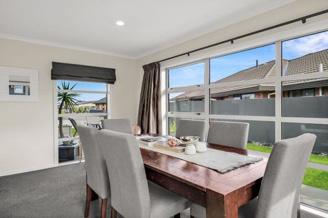 Photo of property in 9 Majestic Way, Kelvin Grove, Palmerston North, 4414