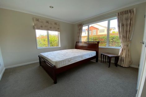 Photo of property in 9 Keating Rise, Northcross, Auckland, 0632