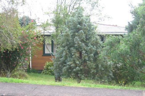 Photo of property in 16 Deane Avenue, Titirangi, Auckland, 0604