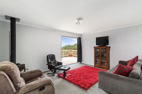 Photo of property in 51 Caton Road, Waitakere, Henderson, 0782