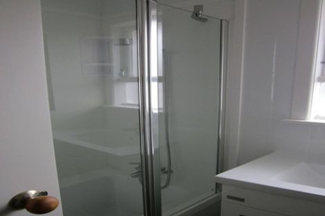 Photo of property in 40 Farquhar Road, Glendene, Auckland, 0602