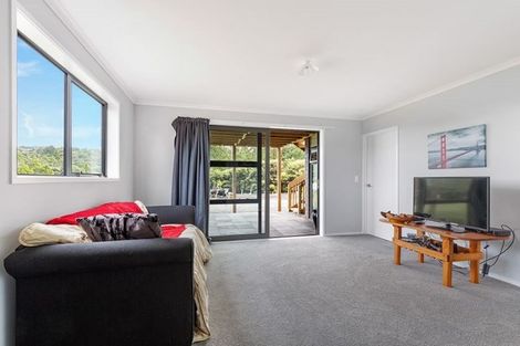 Photo of property in 51 Caton Road, Waitakere, Henderson, 0782