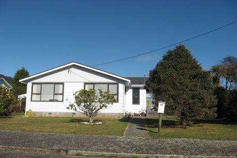 Photo of property in 19 Monteith Street, Ross, 7812
