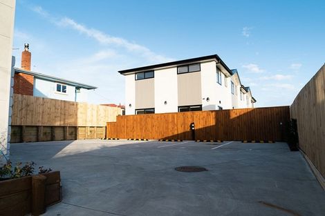 Photo of property in 52c Vodanovich Road, Te Atatu South, Auckland, 0610