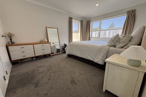 Photo of property in 55 Matipo Road, Te Atatu Peninsula, Auckland, 0610