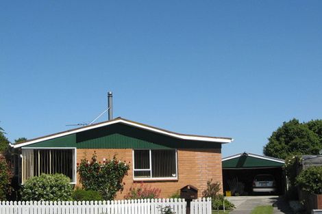 Photo of property in 17 Denniston Crescent, Redwood, Christchurch, 8051