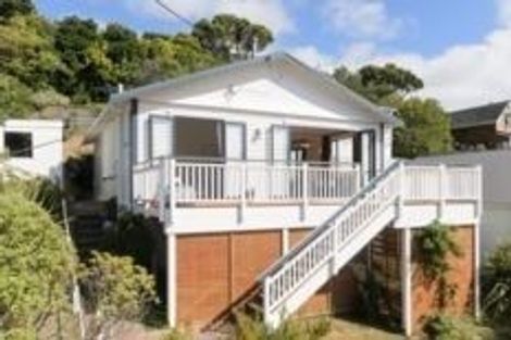 Photo of property in 94 Eden Street, Island Bay, Wellington, 6023