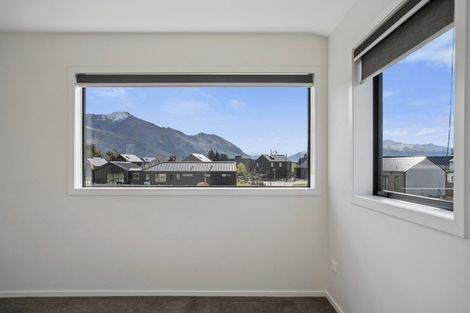 Photo of property in 5 Wallace Place, Wanaka, 9305