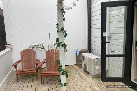 Photo of property in 2/240 The Terrace, Wellington Central, Wellington, 6011