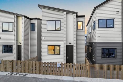 Photo of property in 22 Whare Kauri Road, Papakura, 2110