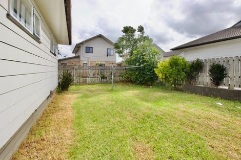 Photo of property in 49 Dungarvon Place, Clendon Park, Auckland, 2103