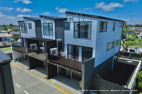 Photo of property in 2a Convair Crescent, Mangere, Auckland, 2022