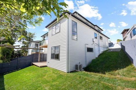 Photo of property in 144a Oaktree Avenue, Browns Bay, Auckland, 0630