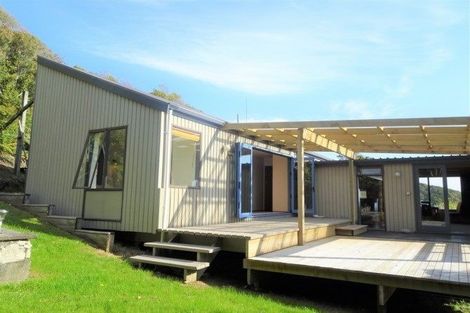 Photo of property in 32 Stanton Crescent, Karoro, Greymouth, 7805