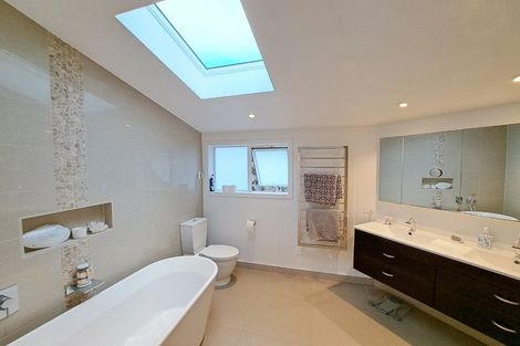 Photo of property in 1/308 Beach Road, Campbells Bay, Auckland, 0630