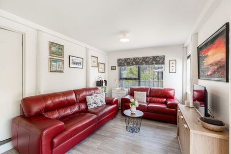 Photo of property in 2/17 Duncan Avenue, Te Atatu South, Auckland, 0610