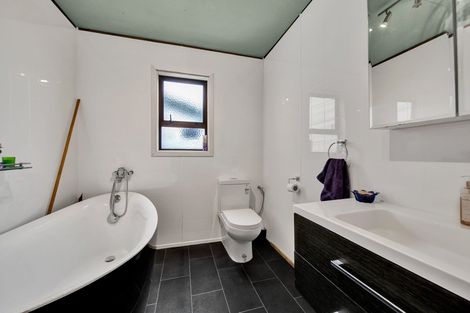 Photo of property in 184 High Street, Eltham, 4322