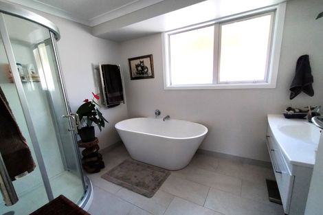 Photo of property in 30 Manor Drive, Stokes Valley, Lower Hutt, 5019