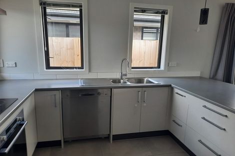 Photo of property in 284 Dixon Road, Fitzroy, Hamilton, 3206