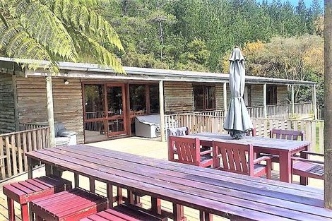 Photo of property in 130 Wyndham Road, Pinehaven, Upper Hutt, 5019