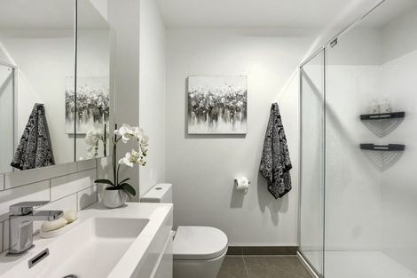 Photo of property in 12 Whakahui Lane, Mangere Bridge, Auckland, 2022