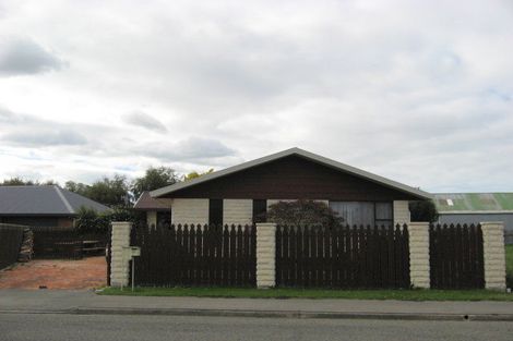Photo of property in 75 Salisbury Crescent, Oamaru North, Oamaru, 9400