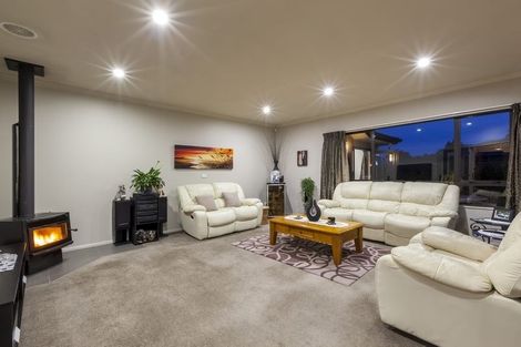 Photo of property in 22 Georgia Grove, Paraparaumu, 5032
