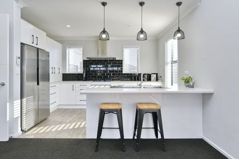 Photo of property in 33 Highgate Drive, Rangiora, 7400