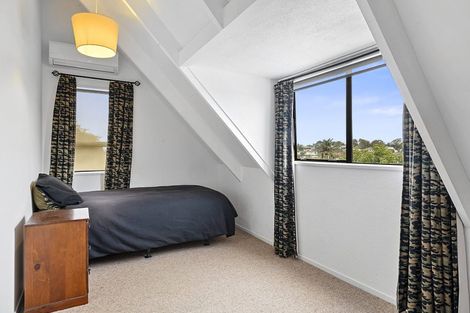 Photo of property in 14 Winstone Place, Highlands Park, New Plymouth, 4312