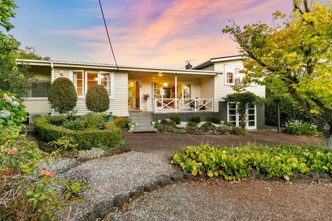 Photo of property in 63 Forrest Hill Road, Milford, Auckland, 0620