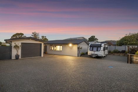 Photo of property in 26 Harbour View Road, Omokoroa, 3114