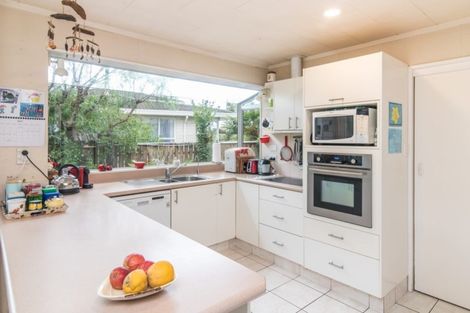 Photo of property in 10 Kingswood Grove, Raumati Beach, Paraparaumu, 5032