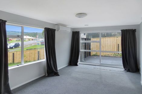 Photo of property in 118 Norana Road, Timberlea, Upper Hutt, 5018