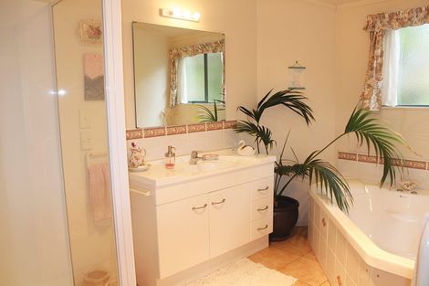 Photo of property in 13 Bush Haven Drive, Te Kamo, Whangarei, 0112