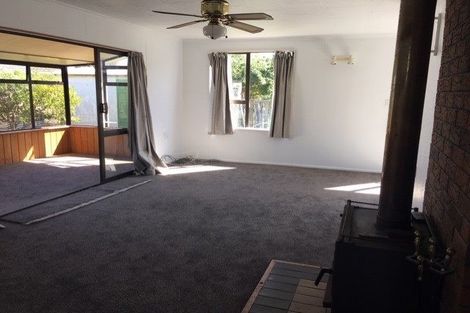 Photo of property in 2 Hewson Crescent, Otaki Beach, Otaki, 5512