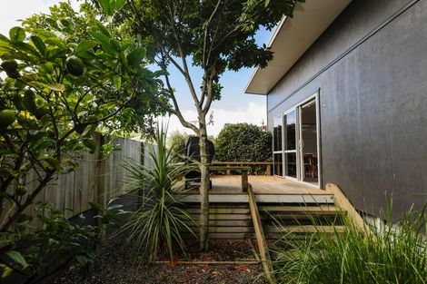 Photo of property in 88b Pioneer Road, Moturoa, New Plymouth, 4310